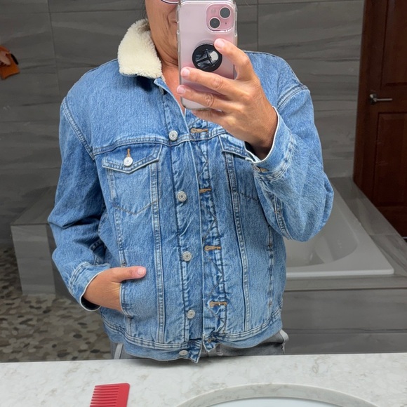 Old Navy trucker jacket - Picture 2 of 8